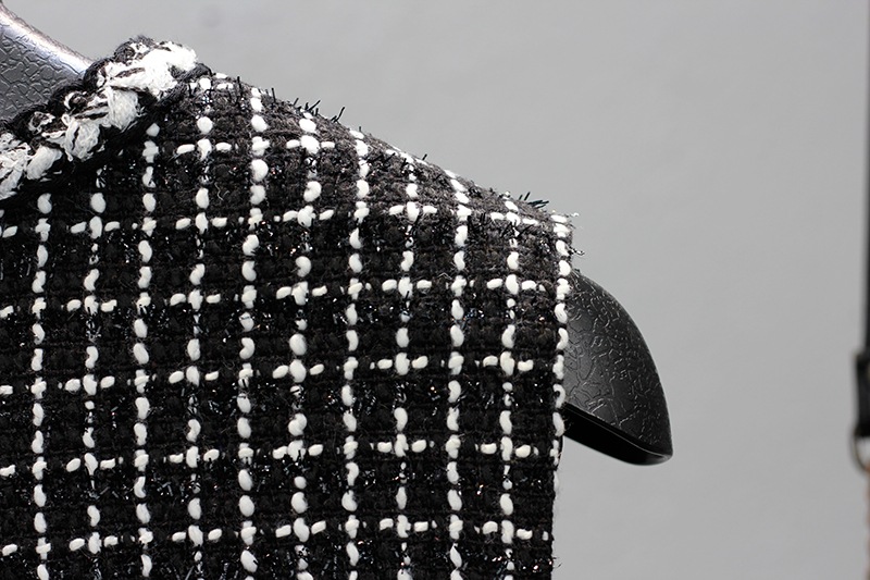 Vネックフリルツイードジレ ベスト ペプラム Vネック ミディアム丈 ビジュー 韓国 ワンピース トップス レイヤード レディース 春 秋 冬 オフィスコーデ ママコーデ 体型カバー a4757