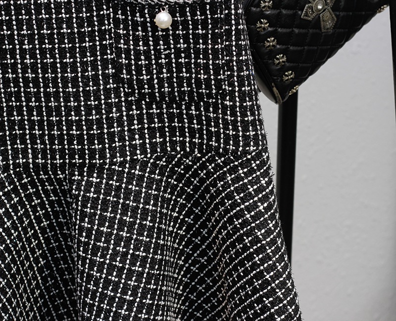 Vネックフリルツイードジレ ベスト ペプラム Vネック ミディアム丈 ビジュー 韓国 ワンピース トップス レイヤード レディース 春 秋 冬 オフィスコーデ ママコーデ 体型カバー a4757