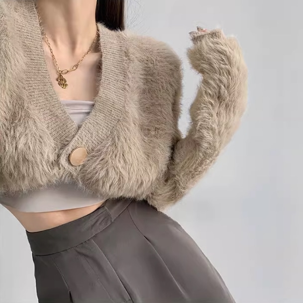 ふわふわもこもこベルベットカーディガン もこもこカーディガン ベルベットカーディガン ショート丈カーディガン カーキ 黒 ブラック 白 ホワイト 韓国 オルチャン レディース 高見えカーディガン