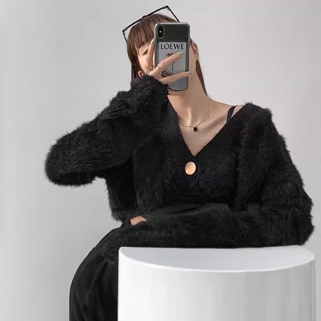 ふわふわもこもこベルベットカーディガン もこもこカーディガン ベルベットカーディガン ショート丈カーディガン カーキ 黒 ブラック 白 ホワイト 韓国 オルチャン レディース 高見えカーディガン