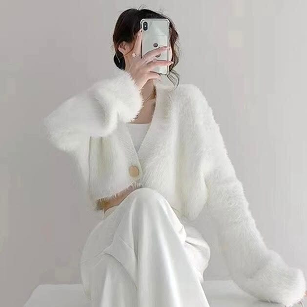 ふわふわもこもこベルベットカーディガン もこもこカーディガン ベルベットカーディガン ショート丈カーディガン カーキ 黒 ブラック 白 ホワイト 韓国 オルチャン レディース 高見えカーディガン