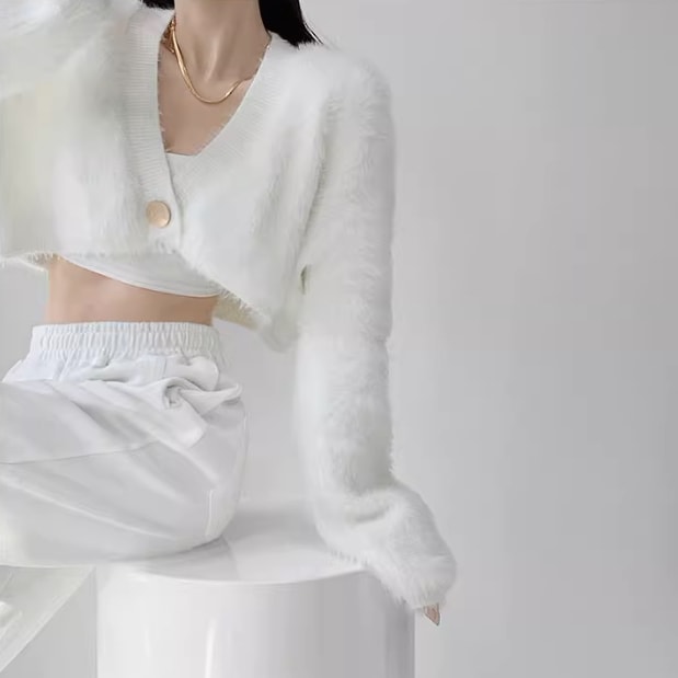 ふわふわもこもこベルベットカーディガン もこもこカーディガン ベルベットカーディガン ショート丈カーディガン カーキ 黒 ブラック 白 ホワイト 韓国 オルチャン レディース 高見えカーディガン