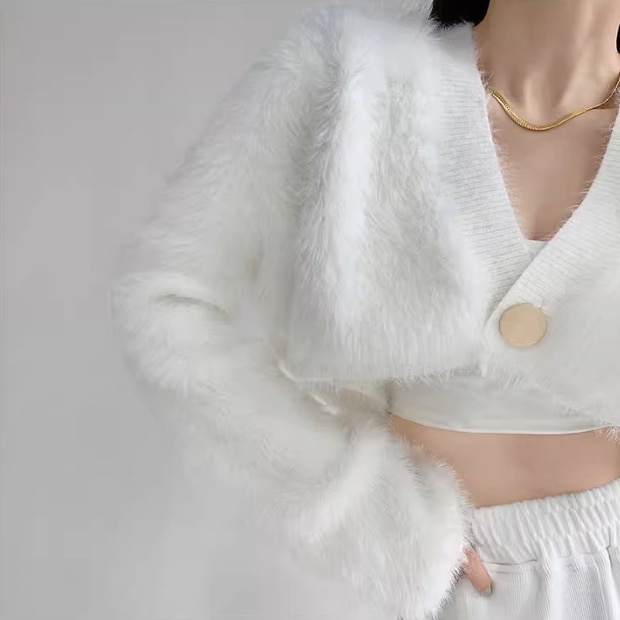 ふわふわもこもこベルベットカーディガン もこもこカーディガン ベルベットカーディガン ショート丈カーディガン カーキ 黒 ブラック 白 ホワイト 韓国 オルチャン レディース 高見えカーディガン