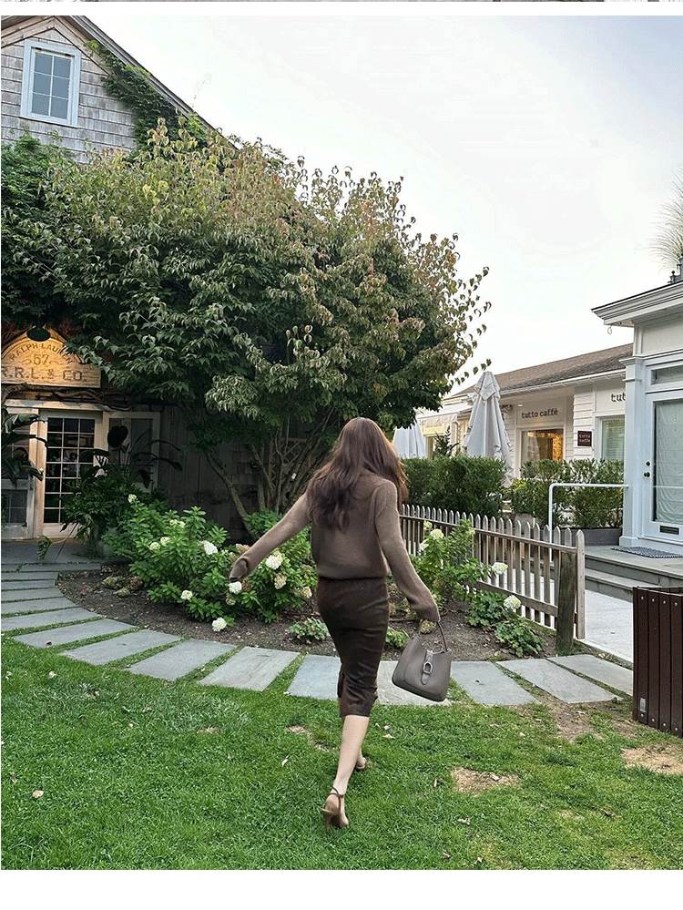 クーポン有ニット セーター トップス 普通丈トップス カットソー 秋 冬 裾イン 長袖 萌袖 クルーネック 丸首 セミフレア ふっくら ブラウン 茶色 無地 オフィス 学校 大学 職場 バイト 旅行