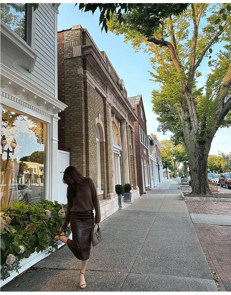 クーポン有ニット セーター トップス 普通丈トップス カットソー 秋 冬 裾イン 長袖 萌袖 クルーネック 丸首 セミフレア ふっくら ブラウン 茶色 無地 オフィス 学校 大学 職場 バイト 旅行