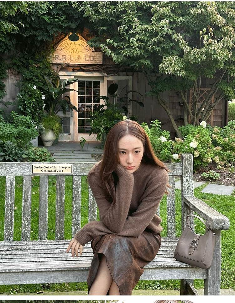 クーポン有ニット セーター トップス 普通丈トップス カットソー 秋 冬 裾イン 長袖 萌袖 クルーネック 丸首 セミフレア ふっくら ブラウン 茶色 無地 オフィス 学校 大学 職場 バイト 旅行