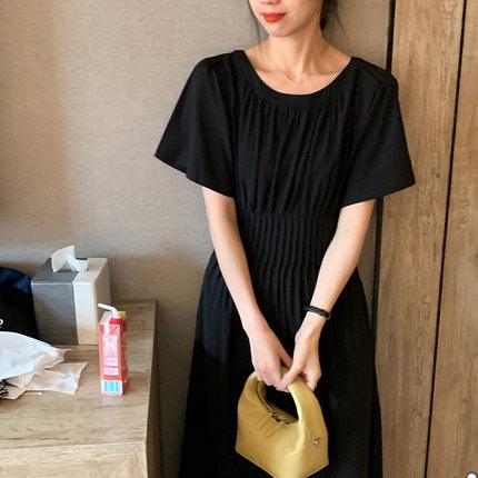 ワンピース レディース 半袖 ロング丈 ラウンドネック タック入り フレア デート かわいい きれいめ シンプル カジュアル 大人 上品 おしゃれ 無地 ウエスト切り替え 夏 春 ブラック エレガント