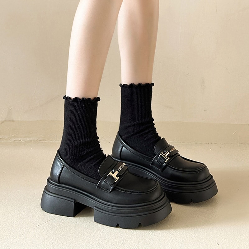 厚底ローファー 黒 ブラック エナメル 韓国 オルチャン レディース ローファー おでこ靴 バックル ラウンドトゥ 厚底 低めヒール ローヒール 通勤 通学 可愛い 大人可愛い かわいい お洒落 厚底ローファー 黒 ブラック エナメル 韓国 オルチャン レディース ローファー おでこ靴 バックル ラウンドトゥ 厚底 低めヒール ローヒール 通勤 通学 可愛い 大人可愛い かわいい お洒落