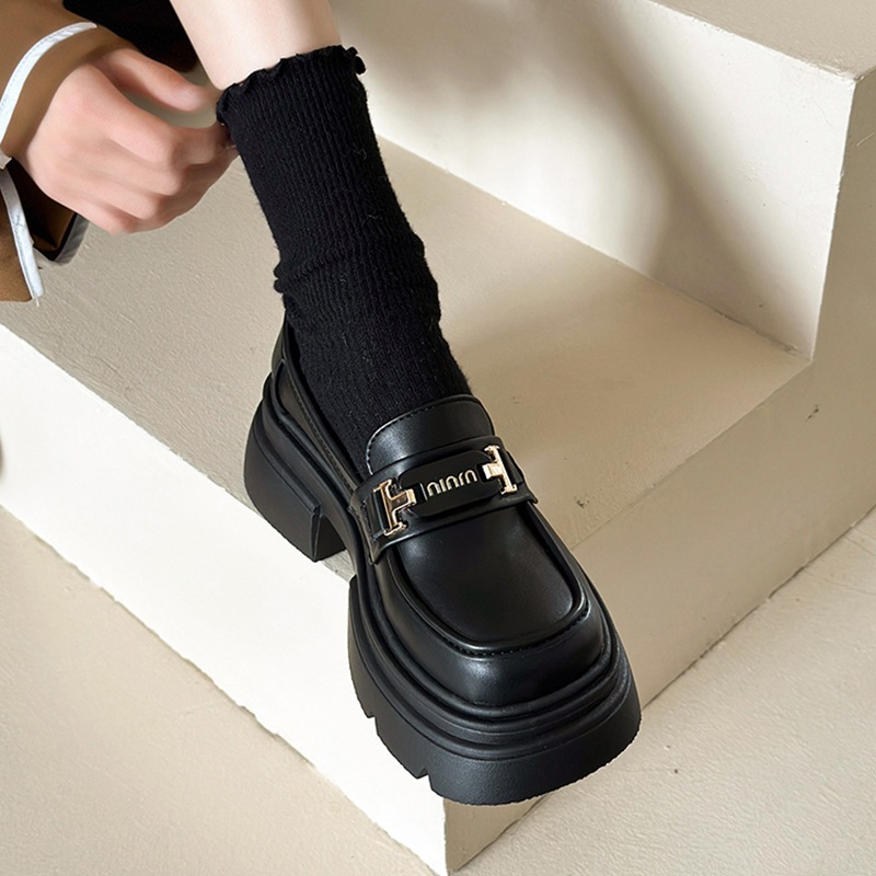 厚底ローファー 黒 ブラック エナメル 韓国 オルチャン レディース ローファー おでこ靴 バックル ラウンドトゥ 厚底 低めヒール ローヒール 通勤 通学 可愛い 大人可愛い かわいい お洒落 厚底ローファー 黒 ブラック エナメル 韓国 オルチャン レディース ローファー おでこ靴 バックル ラウンドトゥ 厚底 低めヒール ローヒール 通勤 通学 可愛い 大人可愛い かわいい お洒落