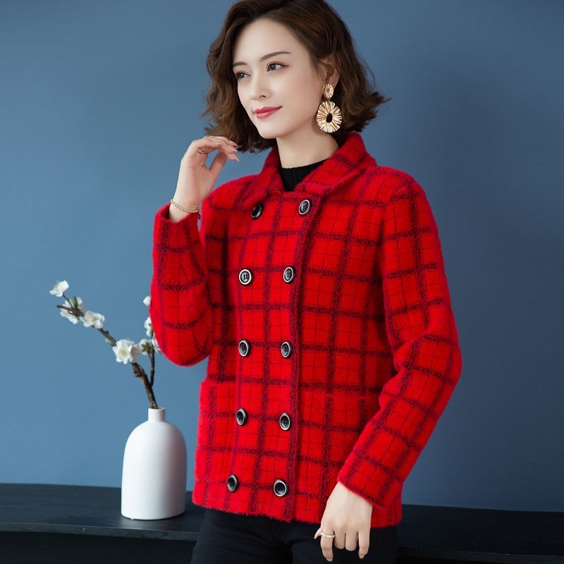 二八月の大きいサイズの婦人服はゆったりしていてスーツの襟の上着のコートはな小さな香りのコートです