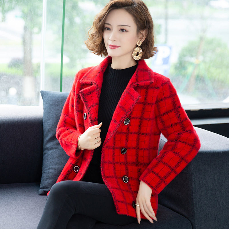 二八月の大きいサイズの婦人服はゆったりしていてスーツの襟の上着のコートはな小さな香りのコートです