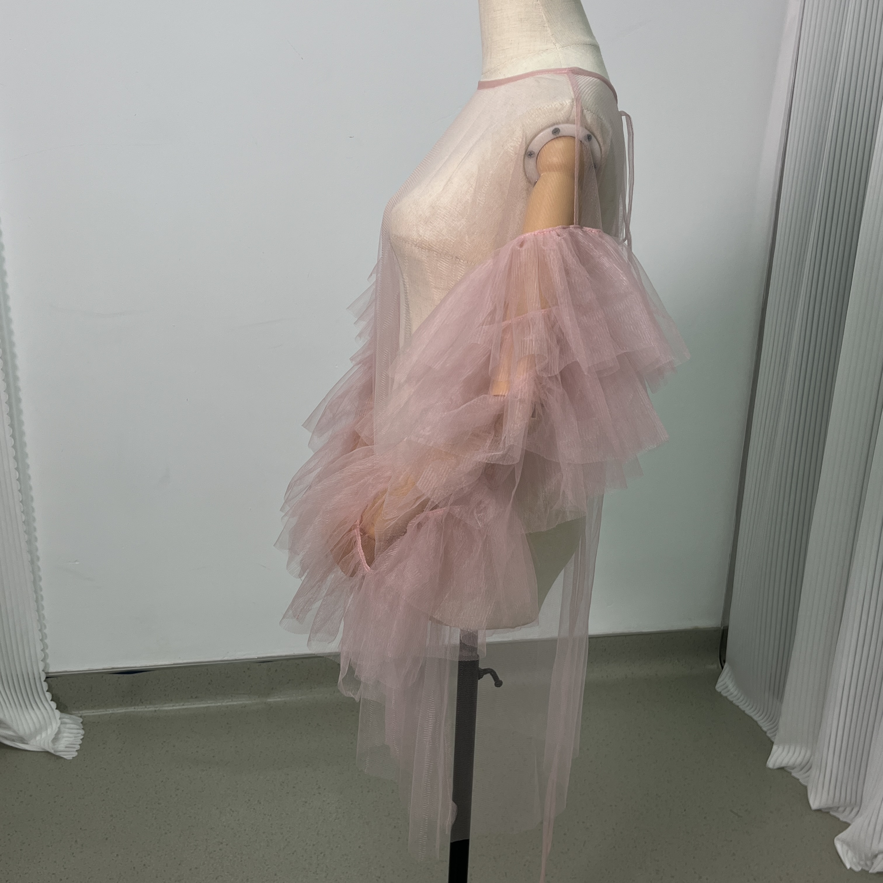 トップス くすみピンク ふわふわ袖 色直し ラッフルフリル オーダーメイド 花嫁 披露宴 トップス くすみピンク ふわふわ袖 色直し ラッフルフリル オーダーメイド 花嫁 披露宴