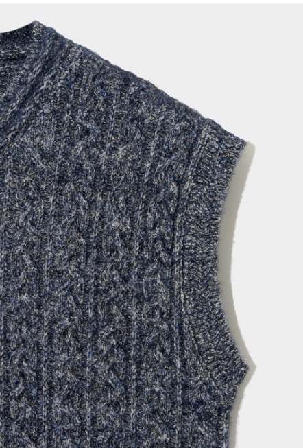 【SATUR】 MELANGE HAIRY CABLE V-NECK VEST : WARM NAVY