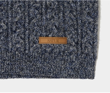【SATUR】 MELANGE HAIRY CABLE V-NECK VEST : WARM NAVY