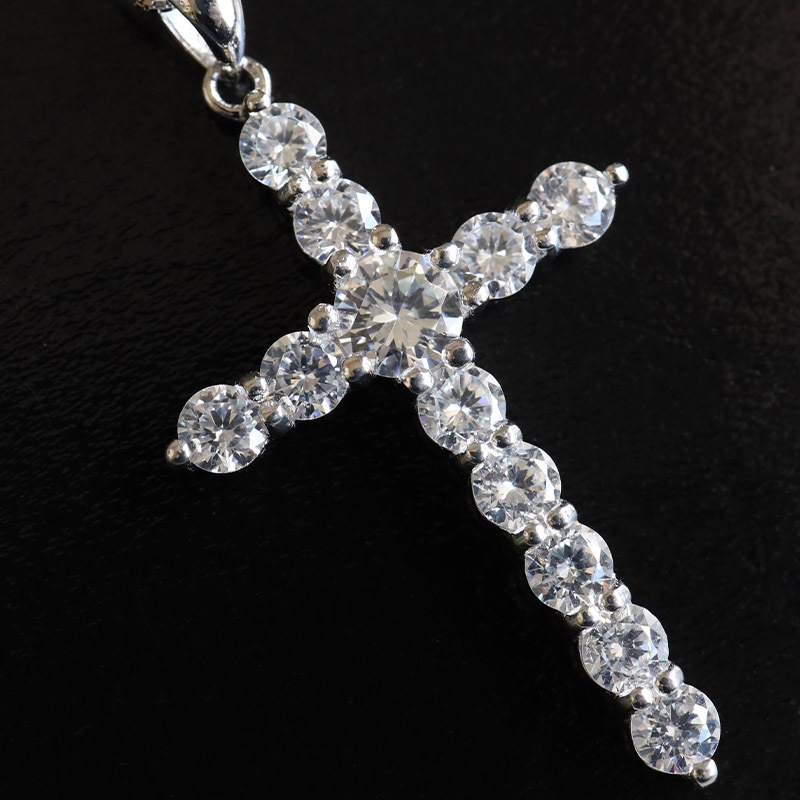 シルバー925 ストーンの輝きが魅力的なクロスネックレス 【ミディアム】 [cn152-cn129]