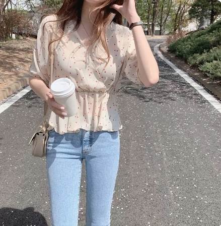 トップス デート ブラウス カットソー 白トップス ミディアム丈 袖あり