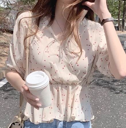 トップス デート ブラウス カットソー 白トップス ミディアム丈 袖あり 半袖 ボリューム袖 パフスリーブ フレアスリーブ フレンチスリーブ ホルンスリーブ 萌袖 Vネック 襟なし フレア セミフレア ストレート ワイド Aライン 切り替えデザイン スマート シフォン トップス デート ブラウス カットソー 白トップス ミディアム丈 袖あり