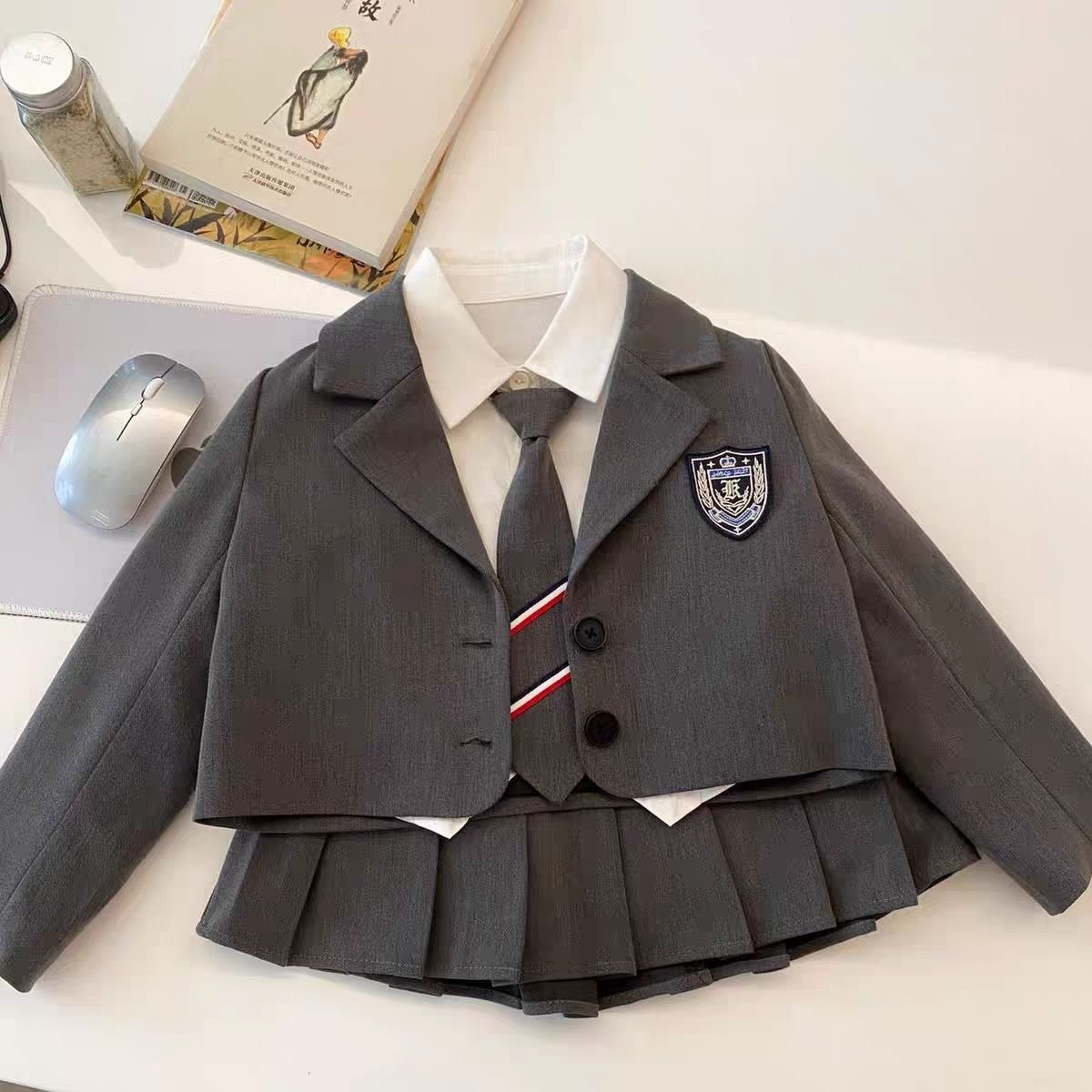 ジャケット+ブラウス+プリーツスカート スーツ 子供服JK制服セット 女の子 女の子韓国子供服jk制服2025韓国ファッション 女の子ベビー服 子供服 ジャケット+ブラウス+プリーツスカート スーツ 子供服JK制服セット 女の子 女の子韓国子供服jk制服2025韓国ファッション 女の子ベビー服 子供服
