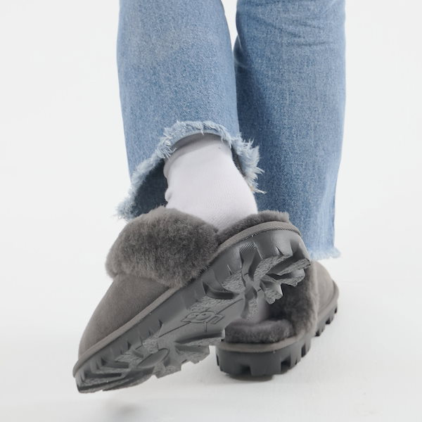 Qoo10] UGG サンダル ファー スリッパ サボ コケッ