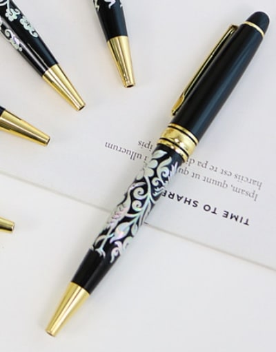 2つの螺旋漆器で作られた韓国の伝統的なデザインボールペン