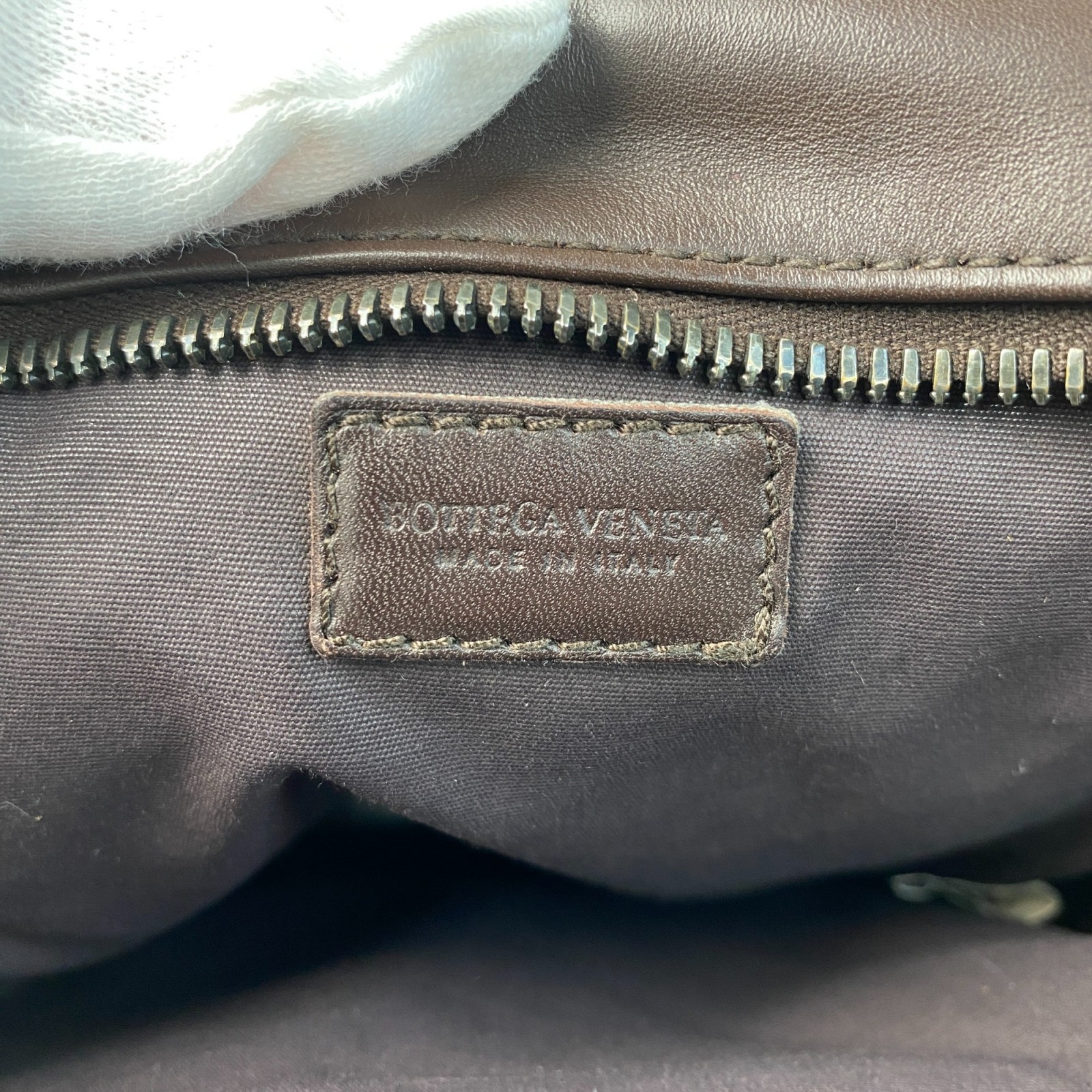 ボッテガヴェネタ BOTTEGAVENETA メンズ イントレチャート ショルダーバッグ 斜めがけ クロスボディ ボッテガヴェネタ BOTTEGAVENETA メンズ イントレチャート ショルダーバッグ 斜めがけ クロスボディ