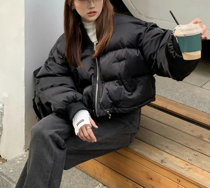 お財布に優しいショート丈が脚長効果でスタイルアップ!襟なし ショート丈 コート ジャケット クロップド 中綿コート ジャンパー パデッドジャケット パデッドコート クロップドブルゾン お財布に優しいショート丈が脚長効果でスタイルアップ!襟なし ショート丈 コート ジャケット クロップド 中綿コート ジャンパー パデッドジャケット パデッドコート クロップドブルゾン