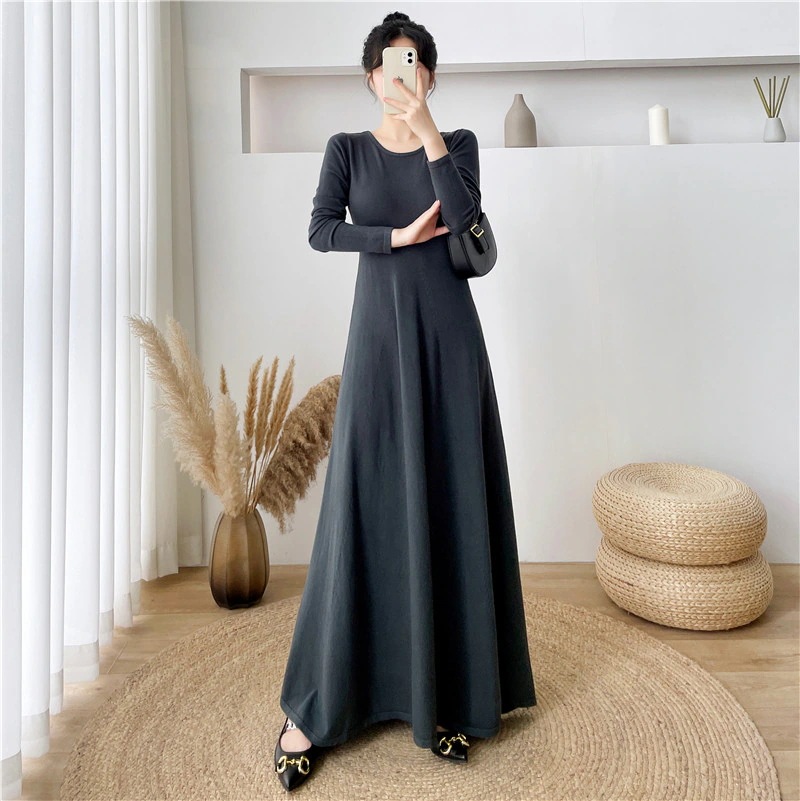 女性の気質 長いセクション スリムフィット ハイネック ニットワンピースH295B4