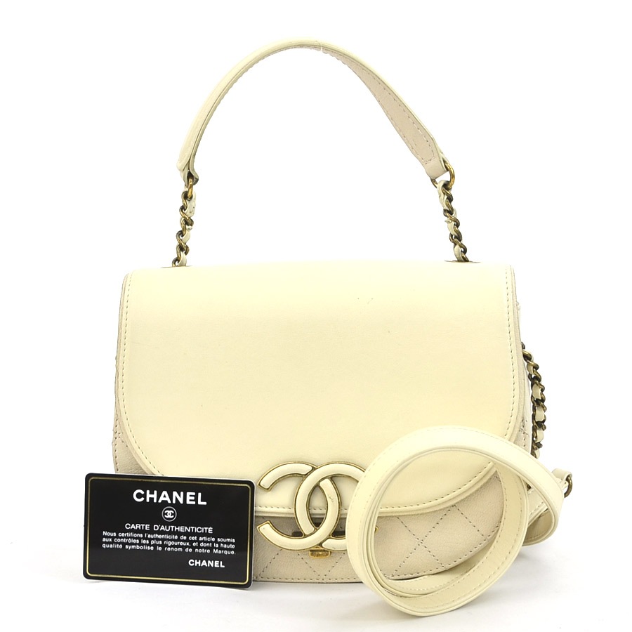 シャネル CHANEL 斜め掛けショルダーバッグ レザー クリーム レディース a0334 シャネル CHANEL 斜め掛けショルダーバッグ レザー クリーム レディース a0334