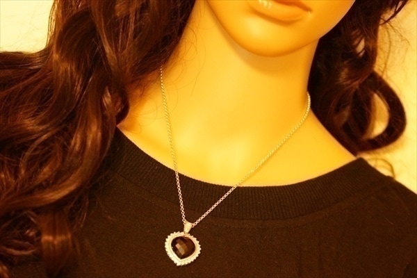 ハートシェイプブラックオニキス ラウンドキュービックジルコニアシルバーペンダントトップ (レディ-ス) ハートシェイプブラックオニキス ラウンドキュービックジルコニアシルバーペンダントトップ (レディ-ス)