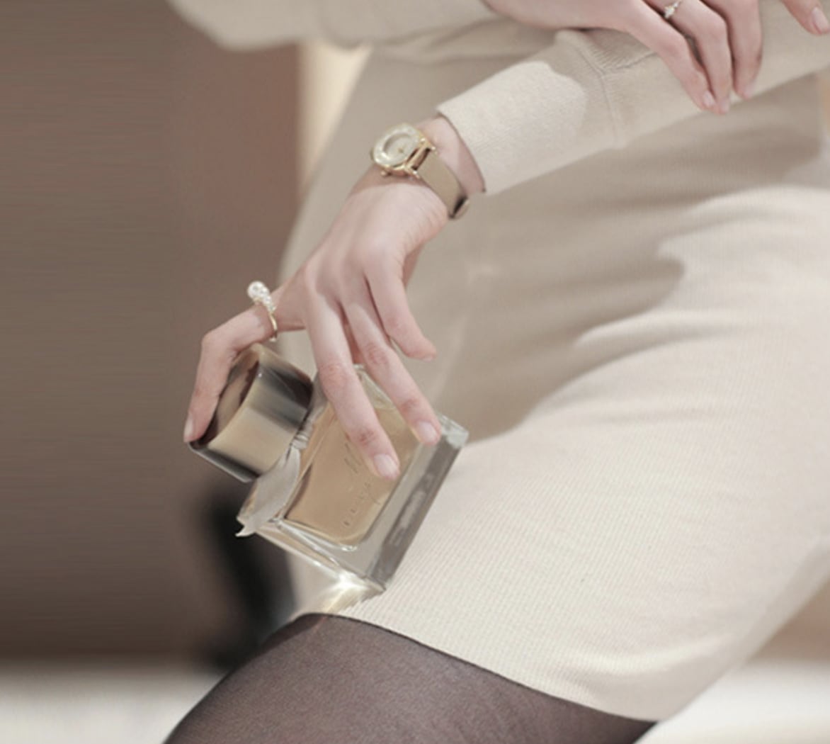 ワンピース　膝丈　膝上　ニットワンピース　ミニワンピース　裏起毛　タイト　スリム　ウエストマーク　キレイ目　大人　おしゃれ　シンプル　韓国　カワイイ　エレガント　美シルエット　清楚感　女子会　セクシー