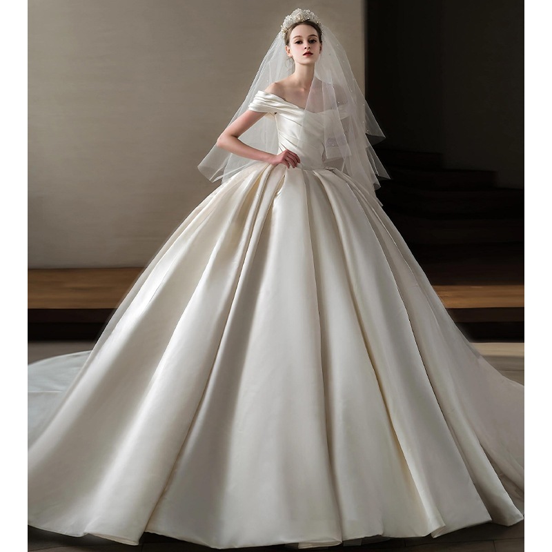 ワンショルダーメインウェディングドレス 2025 小さな花嫁 レトロサテン 上質な質感 ドアベール 冬 ワンショルダーメインウェディングドレス 2025 小さな花嫁 レトロサテン 上質な質感 ドアベール 冬