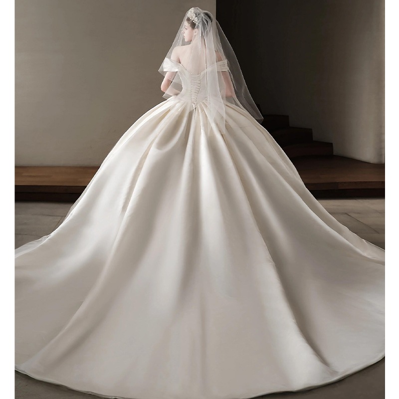 ワンショルダーメインウェディングドレス 2025 小さな花嫁 レトロサテン 上質な質感 ドアベール 冬 ワンショルダーメインウェディングドレス 2025 小さな花嫁 レトロサテン 上質な質感 ドアベール 冬