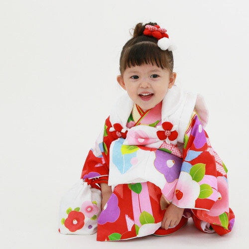 レンタル 七五三 着物 3歳 レンタル 女の子 被布着物10点セット赤地に椿と矢絣/被布：白 衣装 おすすめ レトロ おしゃれ 古典柄 安い 大正ロマン消費税込み