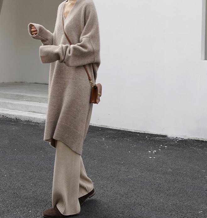 【送料無料】レディース ニット セーター ロング丈 長袖 ゆるかわ オーバー Vネック 【送料無料】レディース ニット セーター ロング丈 長袖 ゆるかわ オーバー Vネック