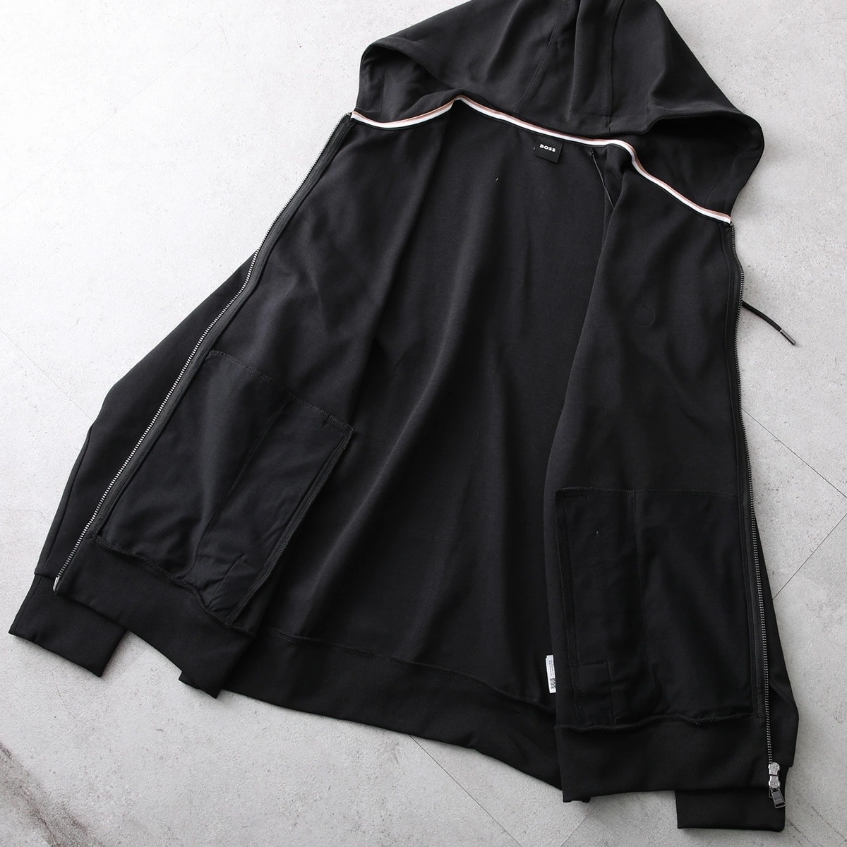 HUGO BOSS BLACK ヒューゴボス ブラック パーカー 50520303 メンズ スウェット ジップアップ コットンブレンド 長袖 ロゴパッチ 001 HUGO BOSS BLACK ヒューゴボス ブラック パーカー 50520303 メンズ スウェット ジップアップ コットンブレンド 長袖 ロゴパッチ 001