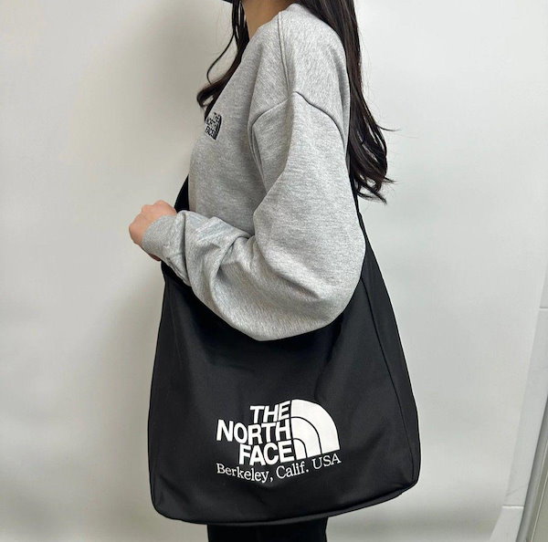 BIG LOGO SHOULDER BAG ザ ノース韓国人気ブランド チャウヌ チョンソミ ファッション  男女共用デイリーキャンプ旅行オーティディー新商品 (NN2PQ14J)