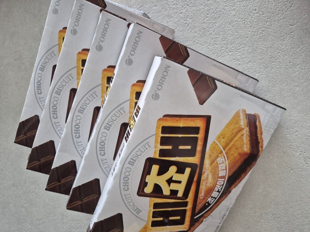 (5箱 ) [韓国人気お菓子]ビチョビ チョコビスケット ばらまきお土産 / ご褒美デザート　おやつ
