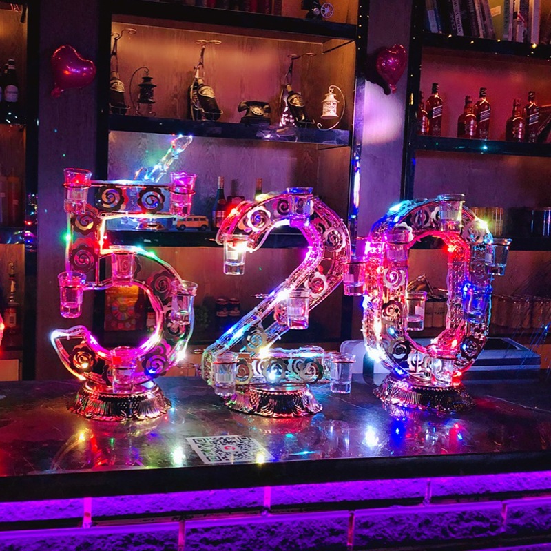 カクテル弾丸1杯のバーktvパーティーインターネットセレブセレブセレブバーハート型装置充電照明カップホルダー カクテル弾丸1杯のバーktvパーティーインターネットセレブセレブセレブバーハート型装置充電照明カップホルダー