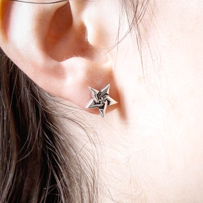 アルテミスキングス ARTEMIS KINGS 五芒星 シルバー スタッド ピアス 片耳用 キュービックジルコニア 星 ギフト プレゼント シルバー アクセサリー AKE0093 アルテミスキングス ARTEMIS KINGS 五芒星 シルバー スタッド ピアス 片耳用 キュービックジルコニア 星 ギフト プレゼント シルバー アクセサリー AKE0093