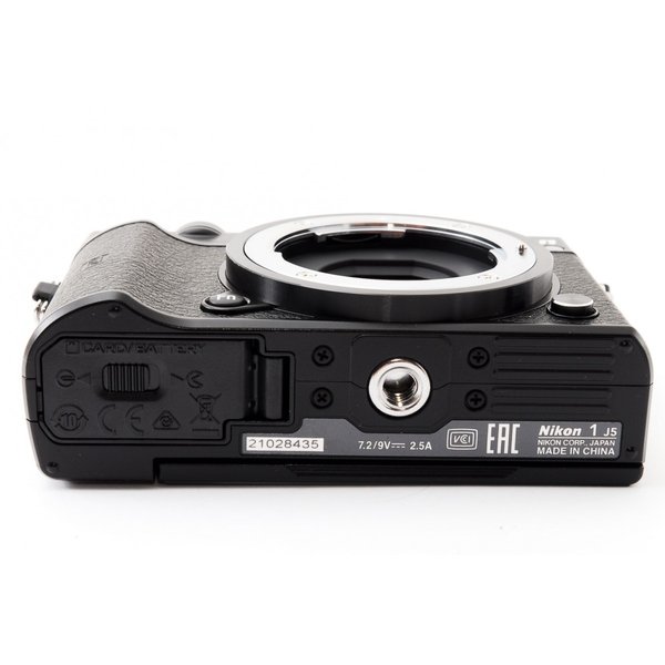 【中古】ニコン Nikon J5 ブラック レンズキット SDカード付き microSDカード付き
