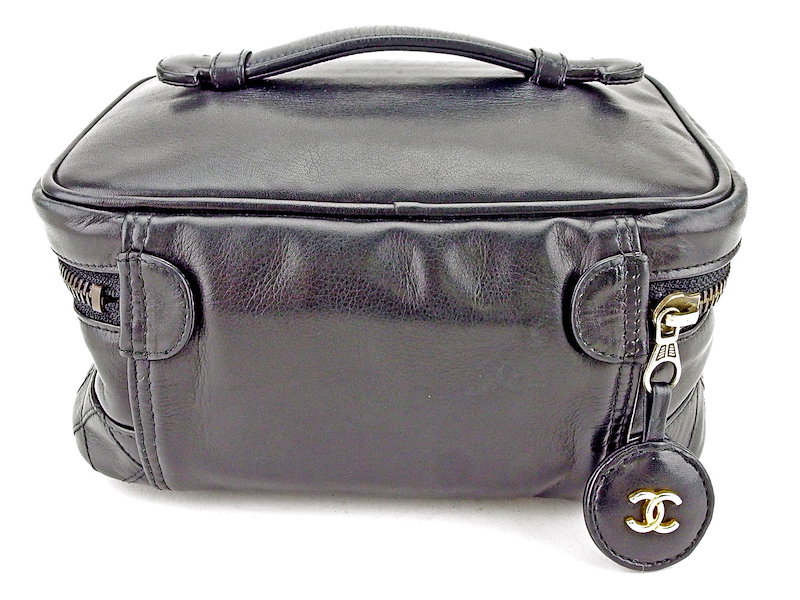 シャネル CHANEL バニティ 化粧ポーチ ハンドバッグ レディース ダブルステッチ マトラッセ ブラック×ゴールド ラムスキン ヴィンテージ 良品 【中古】 T4072 . シャネル CHANEL バニティ 化粧ポーチ ハンドバッグ レディース ダブルステッチ マトラッセ ブラック×ゴールド ラムスキン ヴィンテージ 良品 【中古】 T4072 .