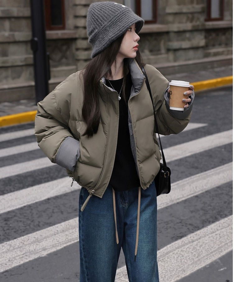 2024 オフシーズン韓国風スモールホワイトダックダウンジャケット女性用ショートファッショナブルで多用途な冬ジャケット