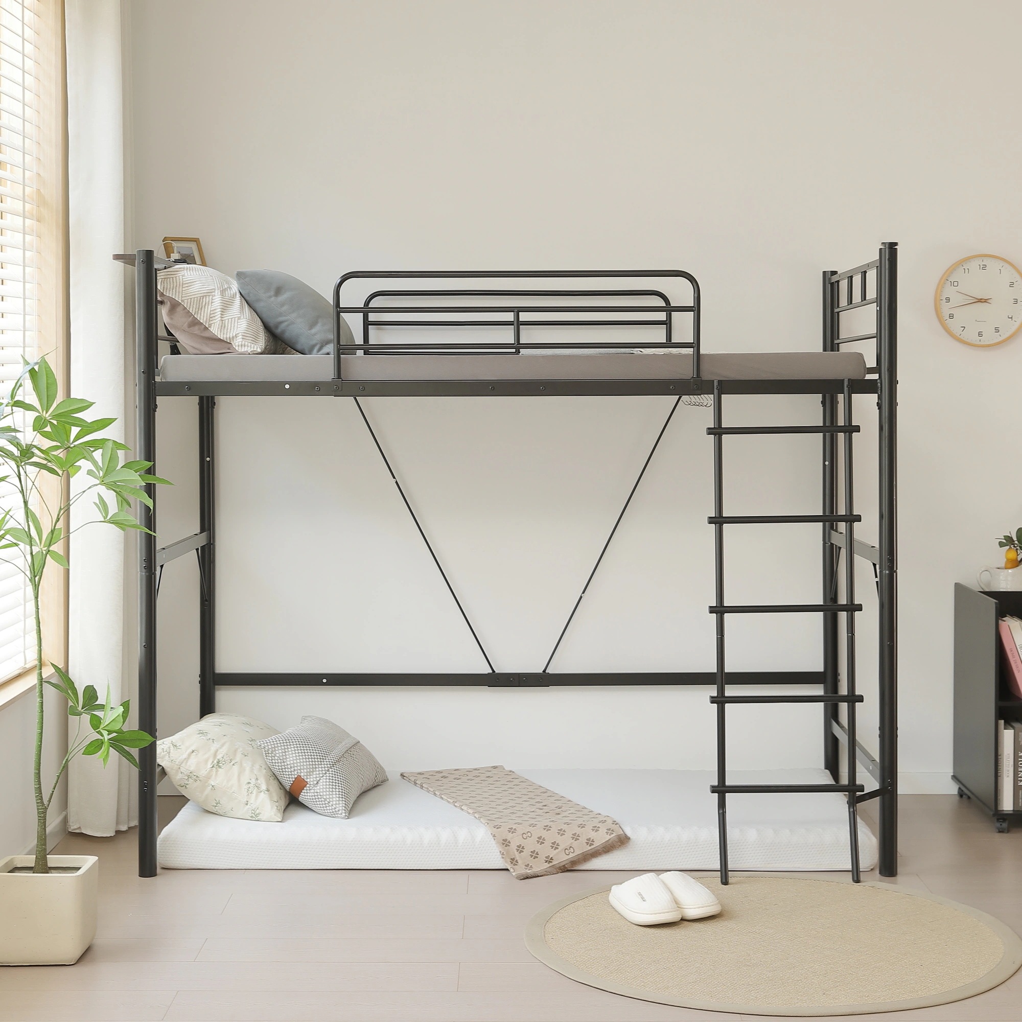 154ロフトベッド パイプベッド シングル コンセント付き 宮 ロフト ベッド 北欧風 高さ170cm ロフト ベッド 大人用 二段ベッド 子供部屋 子供ベッド 送料無料 スチール 耐震 ベッド シン 154ロフトベッド パイプベッド シングル コンセント付き 宮 ロフト ベッド 北欧風 高さ170cm ロフト ベッド 大人用 二段ベッド 子供部屋 子供ベッド 送料無料 スチール 耐震 ベッド シン