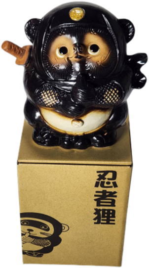 忍者狸 黒 5号 (ドローン) (忍者たぬき・忍者狸・置物・たぬき・インテリア・陶器・タヌキ・オブジェ・忍者・くノ一・ドロン・手裏剣・NT-001B) 忍者狸 黒 5号 (ドローン) (忍者たぬき・忍者狸・置物・たぬき・インテリア・陶器・タヌキ・オブジェ・忍者・くノ一・ドロン・手裏剣・NT-001B)