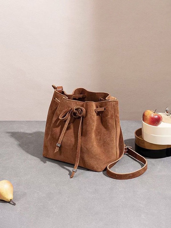 本革/バケツ型/軽量レディース ミニショルダーバッグ スマホポケット付き ななめ掛け コンパクト 本革/バケツ型/軽量レディース ミニショルダーバッグ スマホポケット付き ななめ掛け コンパクト