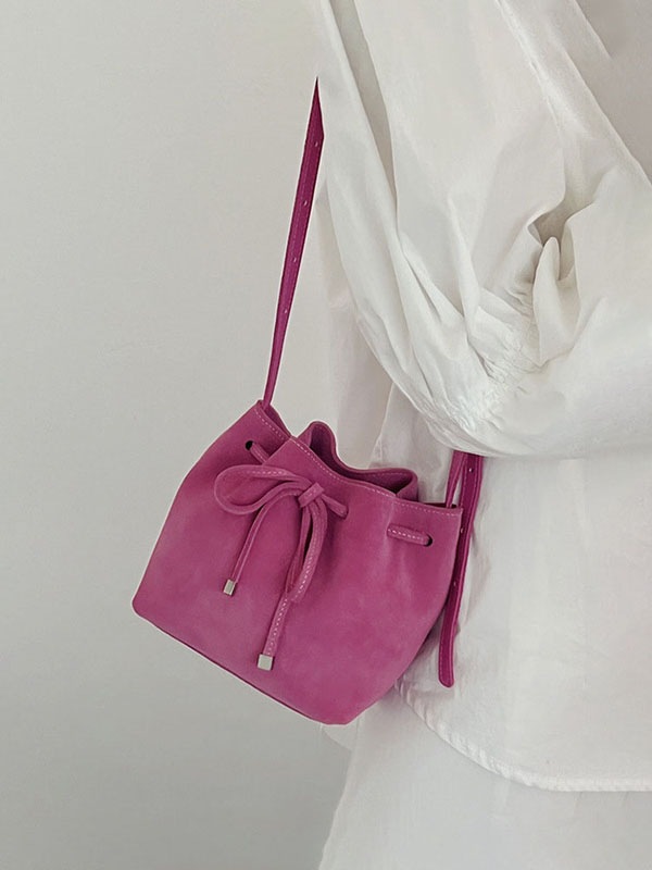 本革/バケツ型/軽量レディース ミニショルダーバッグ スマホポケット付き ななめ掛け コンパクト 本革/バケツ型/軽量レディース ミニショルダーバッグ スマホポケット付き ななめ掛け コンパクト