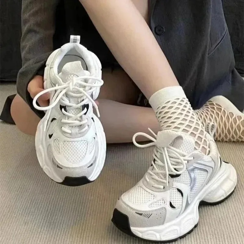 女性用軽量スポーツシューズ キャンパススタイル オールマッチ カジュアル トレンディ 春 新品 2024