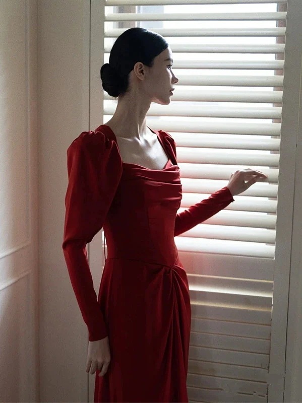 フィッシュテールのウェディングドレス 白サテンのロングドレス 二次会 結婚式ドレス パーティードレス 花嫁 フォトウエディング ビーチフォト 前撮り 後撮り 披露宴