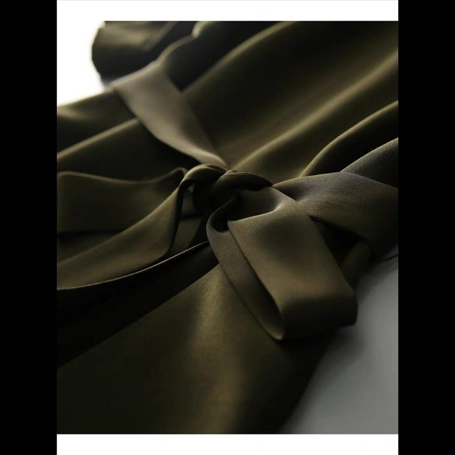 膝丈ワンピース トップス シンプル ひざ丈 袖あり 半袖 ラウンドネック スリム 細身 タイト 大人女子 大人 上品 おしゃれ きれいめ シンプル エレガント デイリーウェア レトロ レトロ風