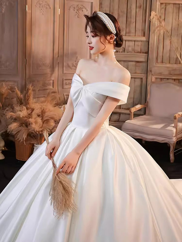 ウェディングドレス レディース 二次会 花嫁ドレス 結婚式 パーティードレス マーメイドライン レトロ オフショルダー Vネックサテン　ライドウェディング(M-0061)